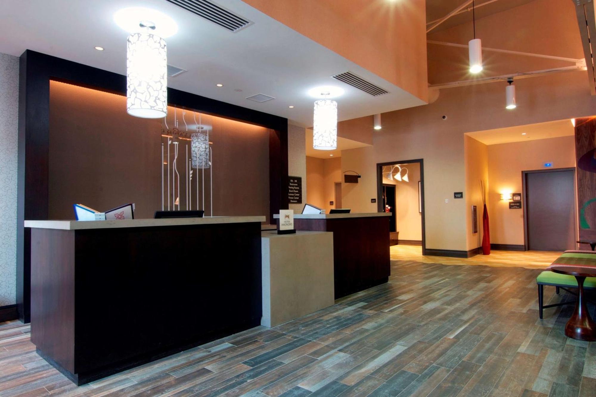 Hilton Garden Inn Burlington Downtown Exterior photo
