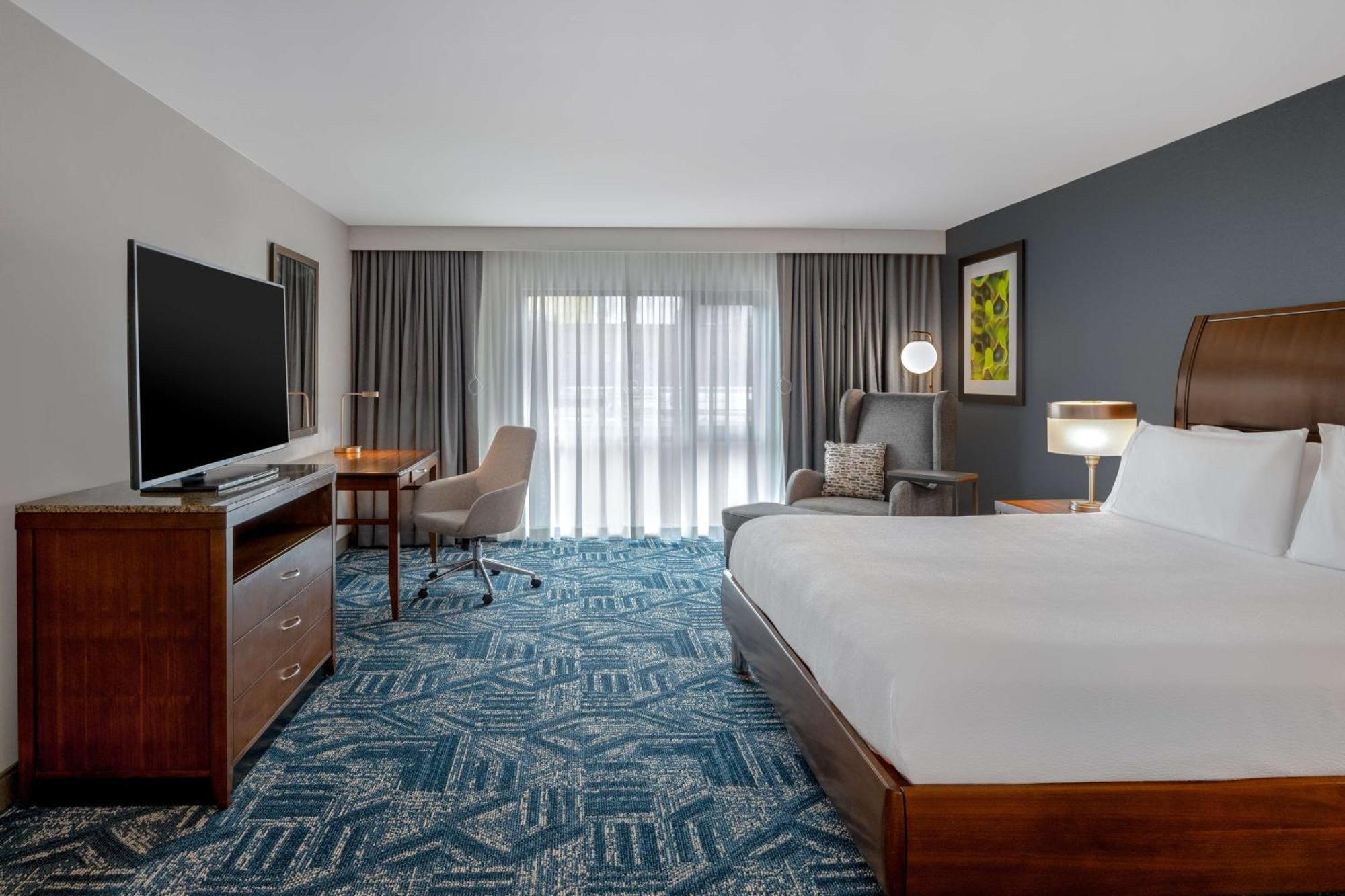 Hilton Garden Inn Burlington Downtown Exterior photo