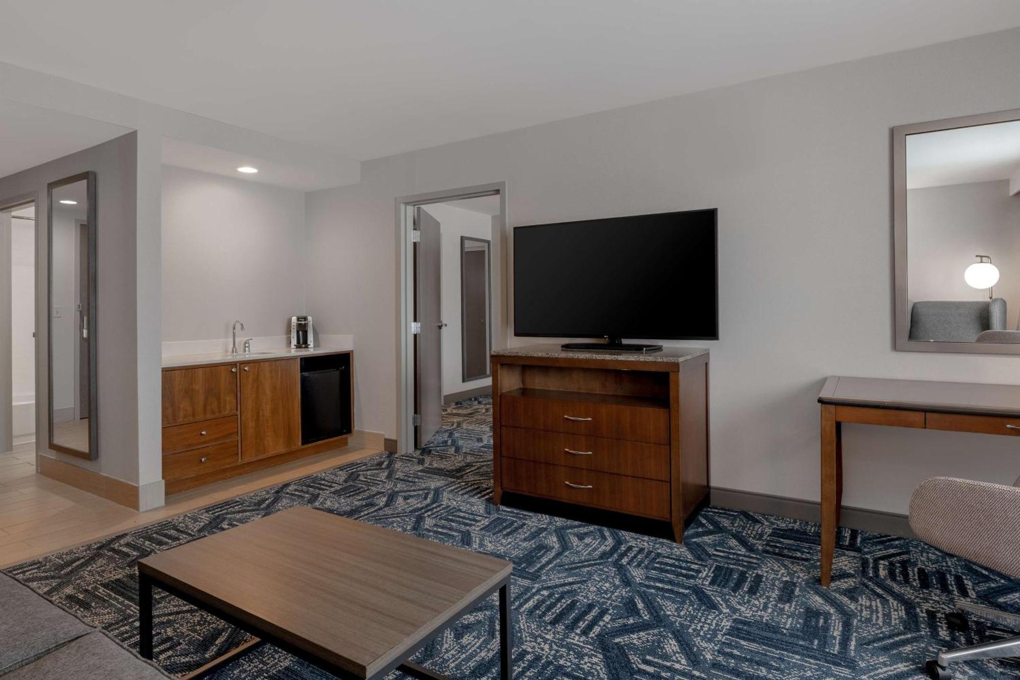 Hilton Garden Inn Burlington Downtown Exterior photo