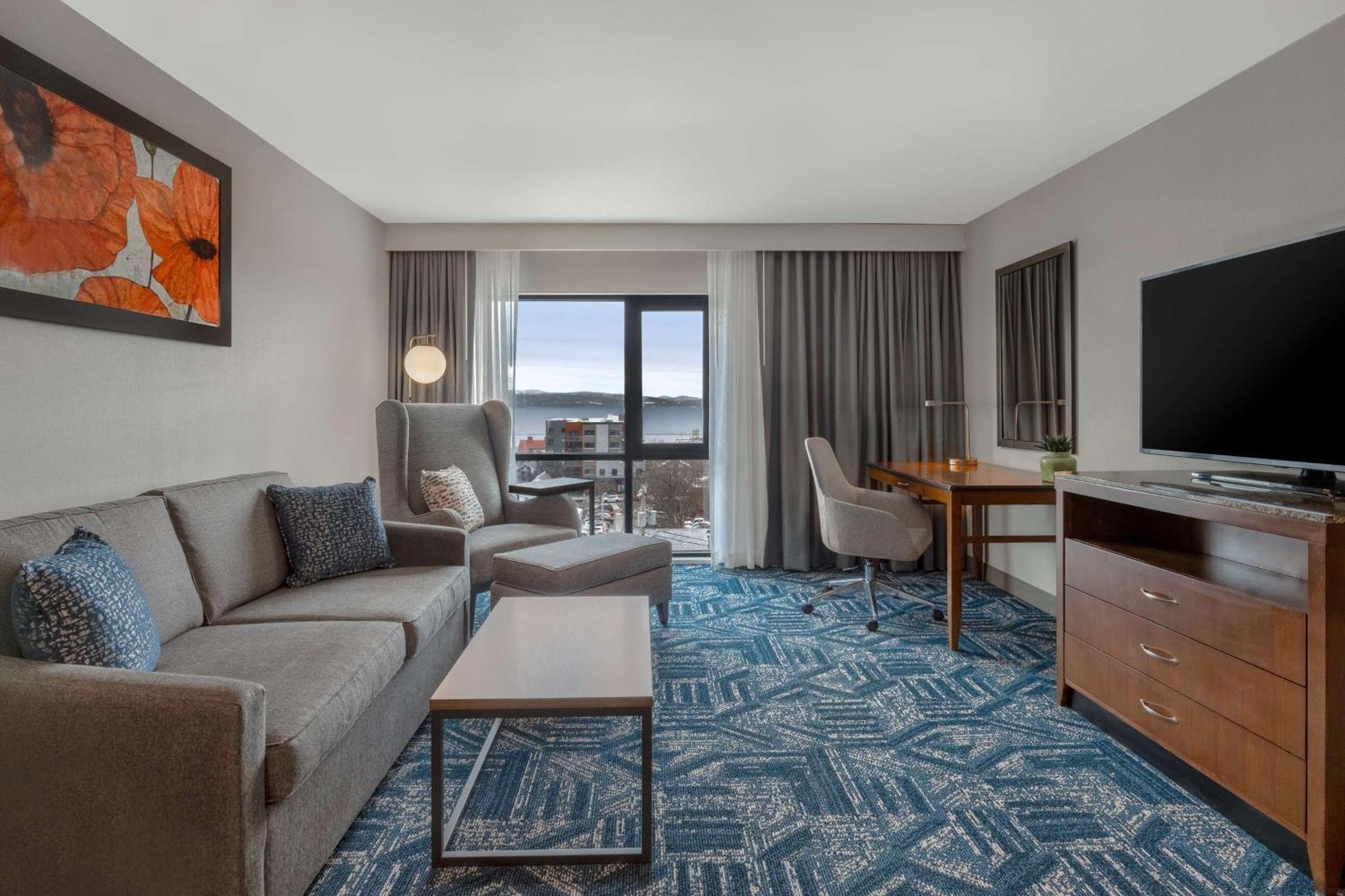 Hilton Garden Inn Burlington Downtown Exterior photo