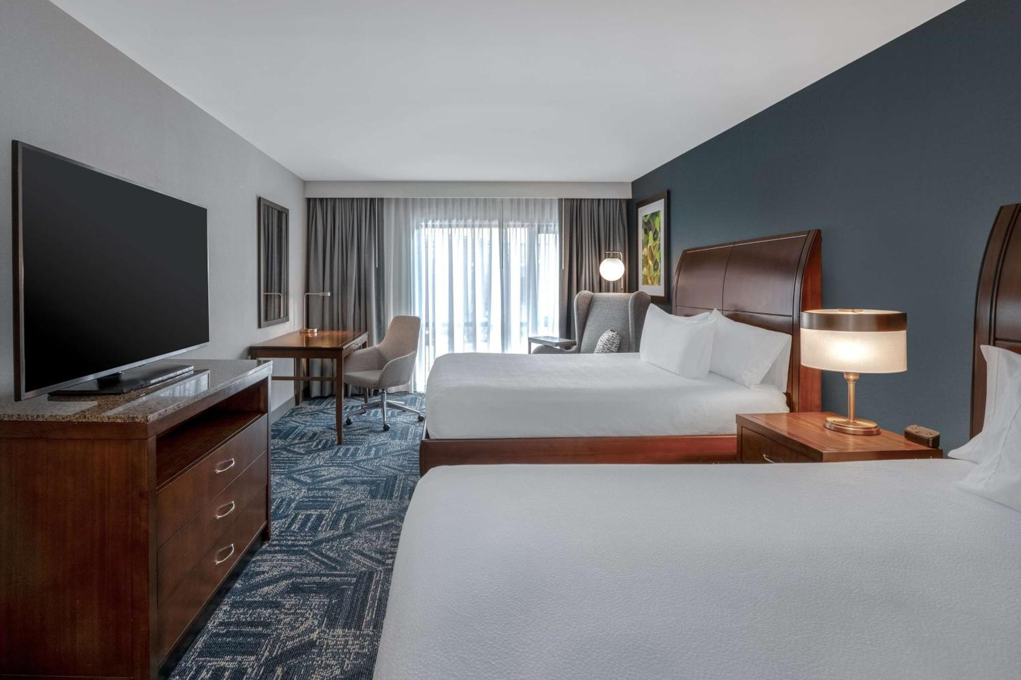 Hilton Garden Inn Burlington Downtown Exterior photo