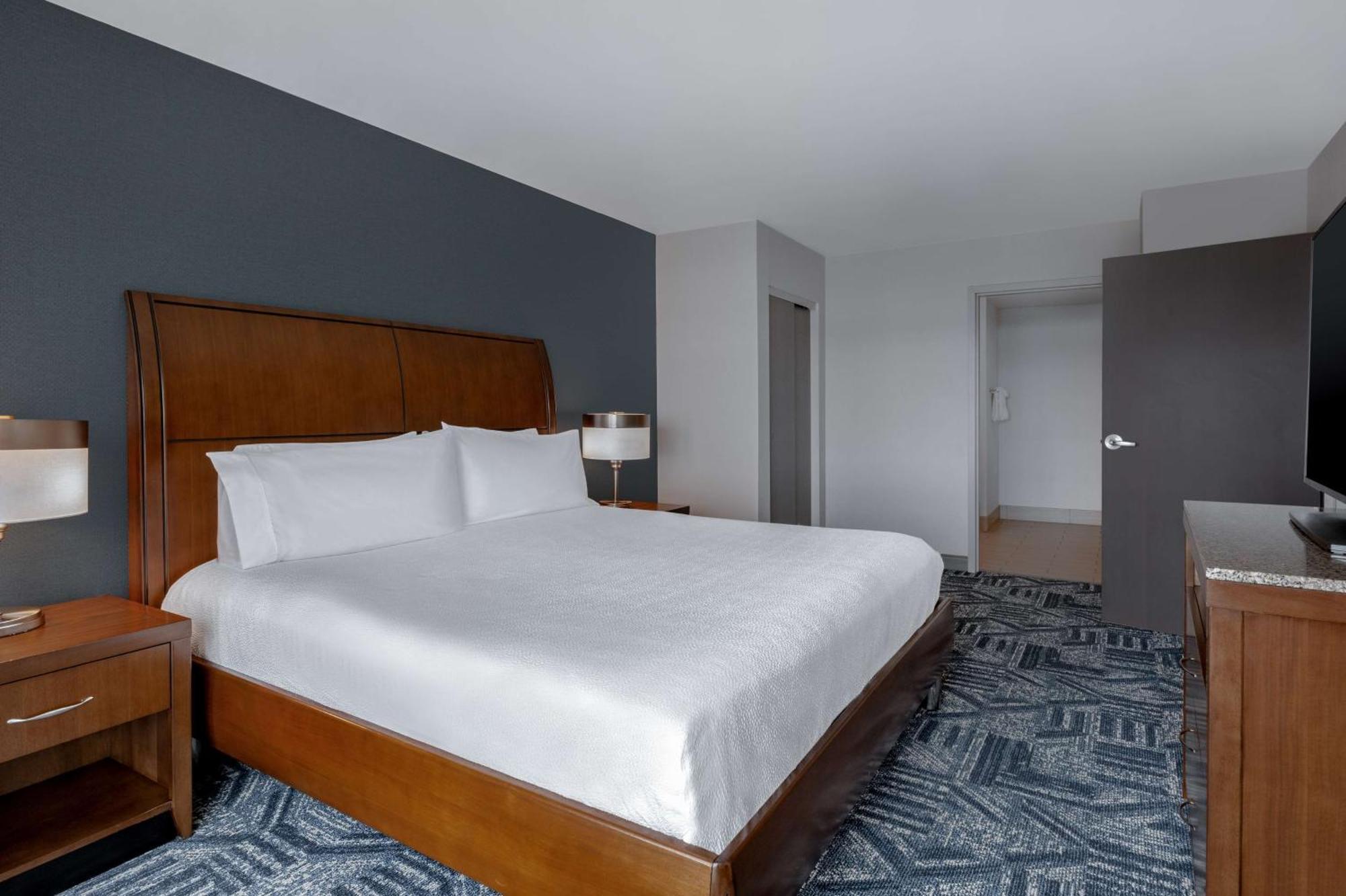 Hilton Garden Inn Burlington Downtown Exterior photo