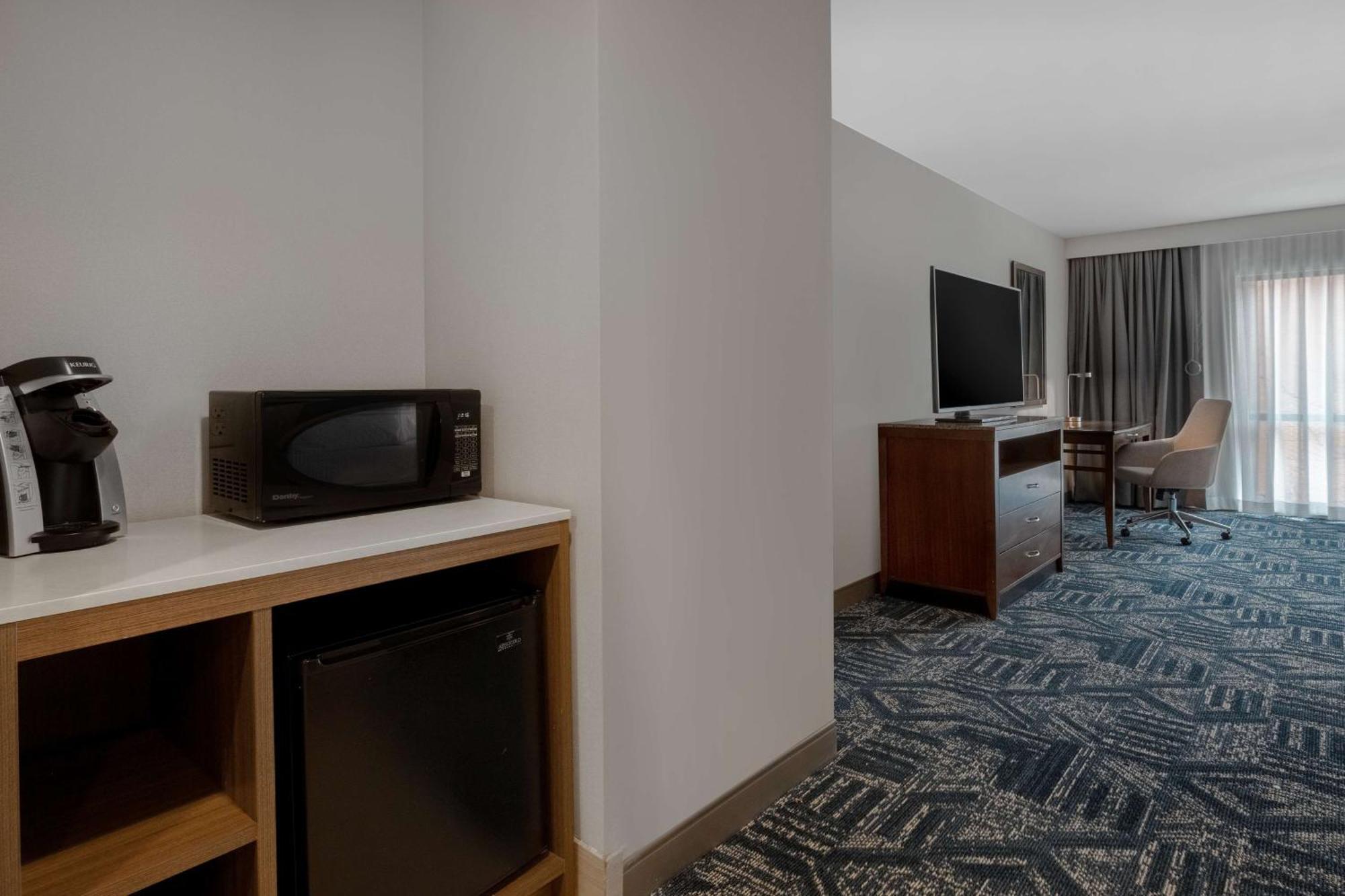 Hilton Garden Inn Burlington Downtown Exterior photo