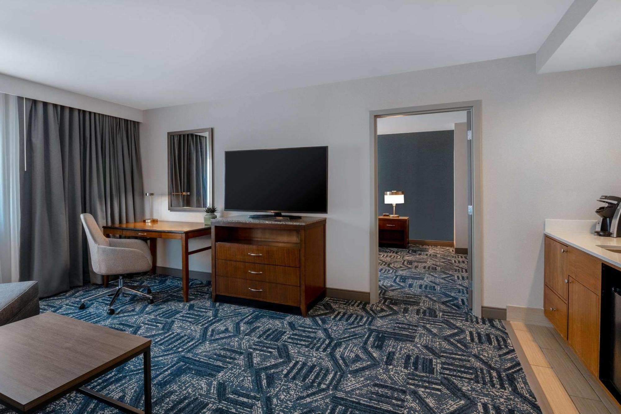 Hilton Garden Inn Burlington Downtown Exterior photo