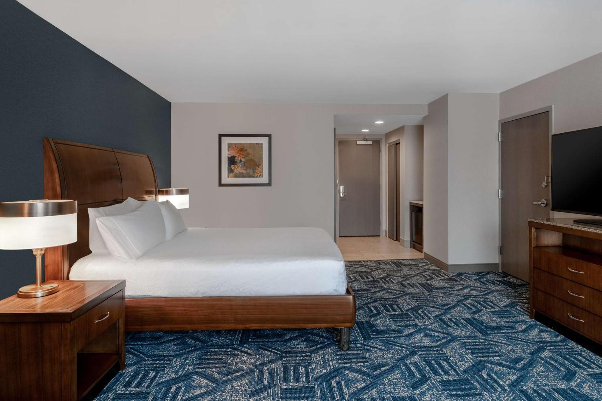 Hilton Garden Inn Burlington Downtown Exterior photo